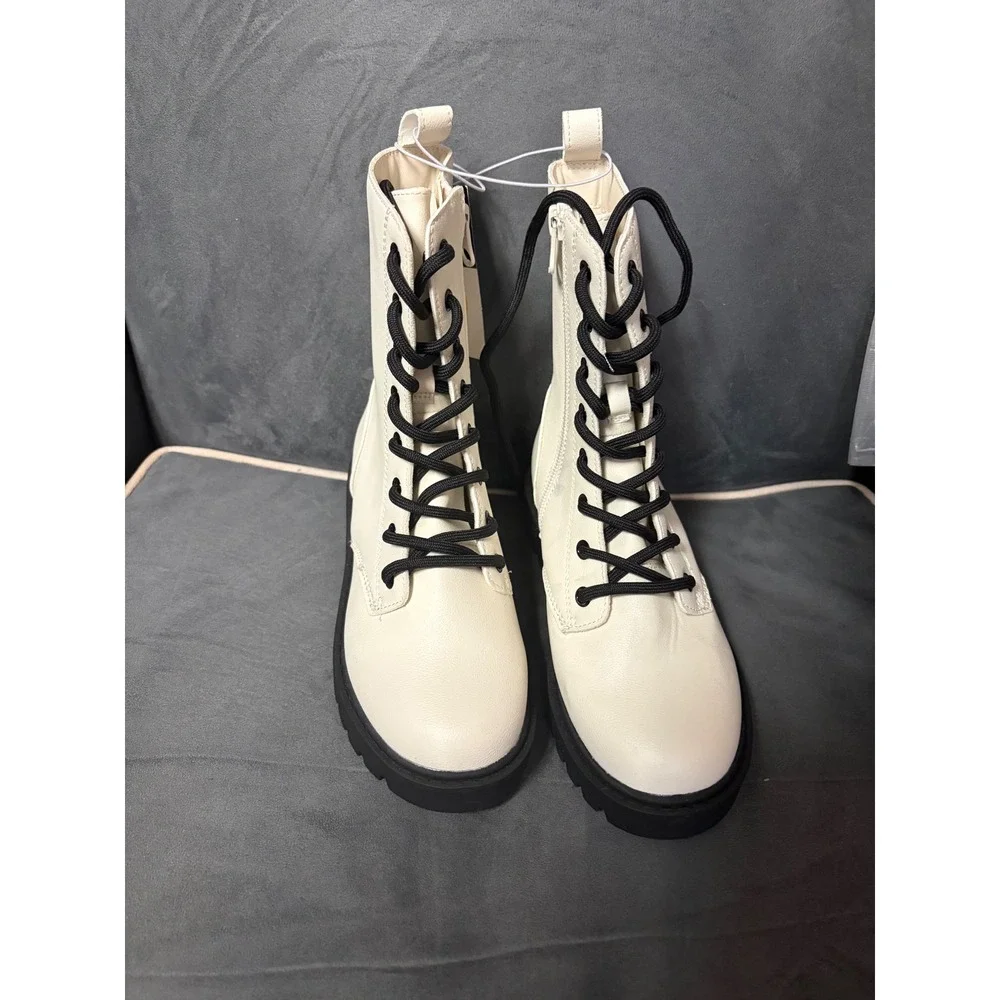 Art Class Khari cream combat boots Lug sole size 1 lace up New without box